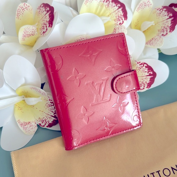 LV Card Holder - Picture 2 of 9